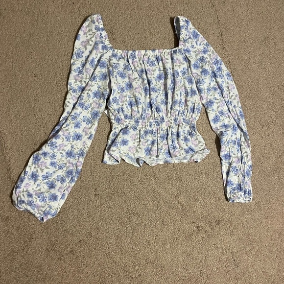 SO White and blue floral Top Size X Small - Picture 4 of 5